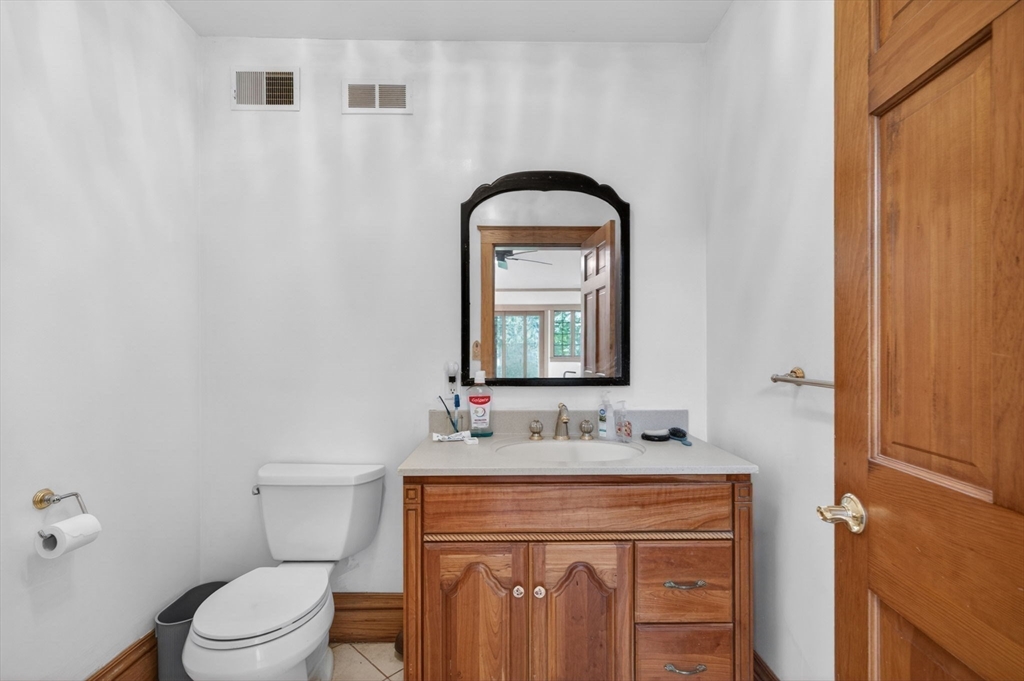 47 Millett Road Swampscott, MA 01907 - Photo 18 of 42