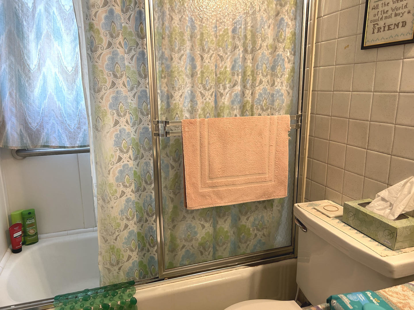 328 Raupp Boulevard Buffalo Grove, IL 60089 - Photo 14 of 22 a bathroom with a bathtub and shower