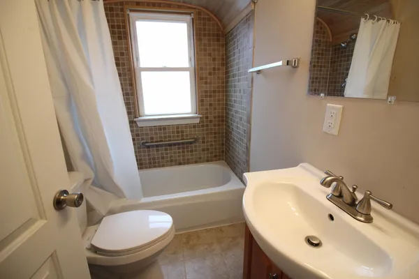 $130,000 | 1575 Philomene Boulevard, Lincoln Park, MI 48146