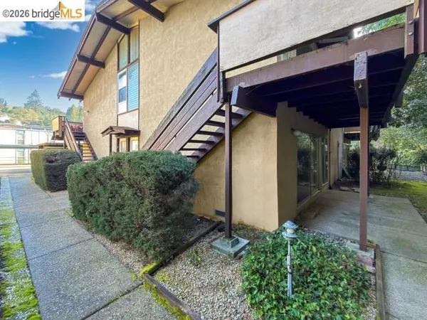 a view of a house with a small entryway