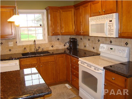 1501 Santa Fe Road Washington, IL 61571 - Photo 4 of 36 Gallery Image 4