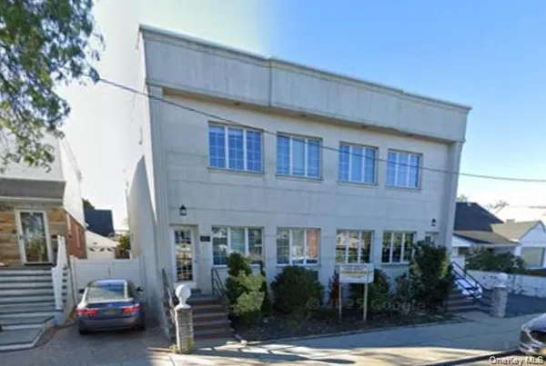 $2,750 | 450 East Park Avenue, Unit 4, Long Beach, NY 11561