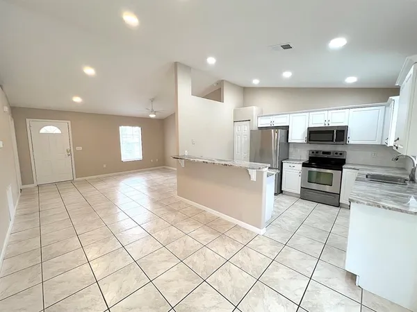 $2,300 | 142 Rolling Sands Drive, Palm Coast, FL 32164