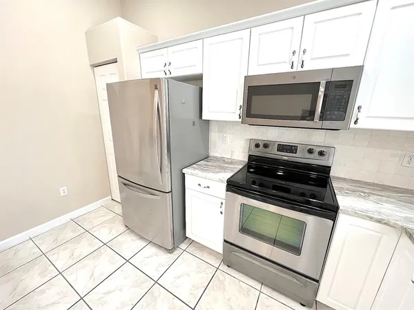 $2,300 | 142 Rolling Sands Drive, Palm Coast, FL 32164