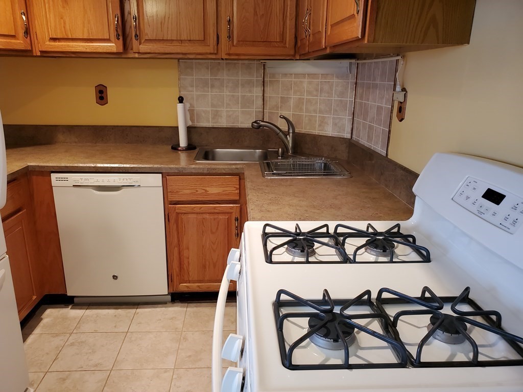 25 Croydon Road Worcester, MA 01606 - Photo 14 of 30 Gallery Image 14