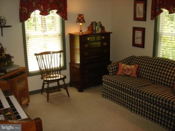 24032 Mt Pleasant Road St. Michaels, MD 21663 - Photo 8 of 14 Living Room