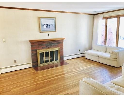 28 Augustus Road Waltham, MA 02452 - Photo 5 of 29 Gallery Image 5