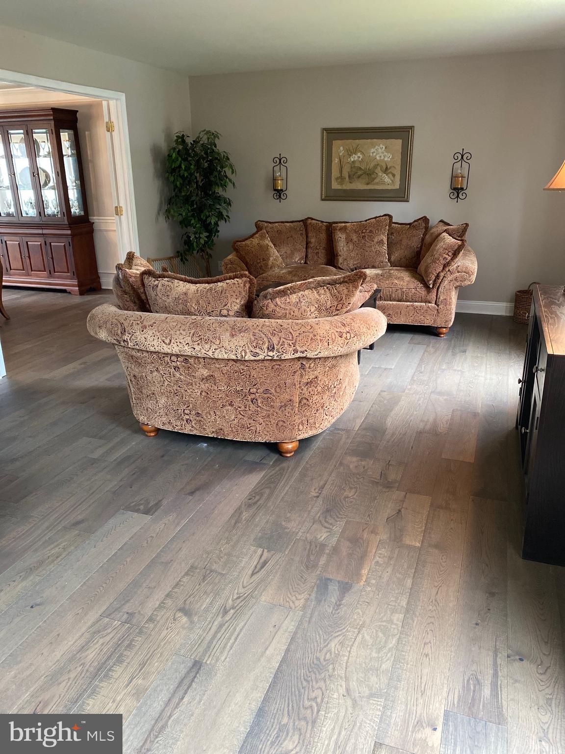 Spacious Living Room.