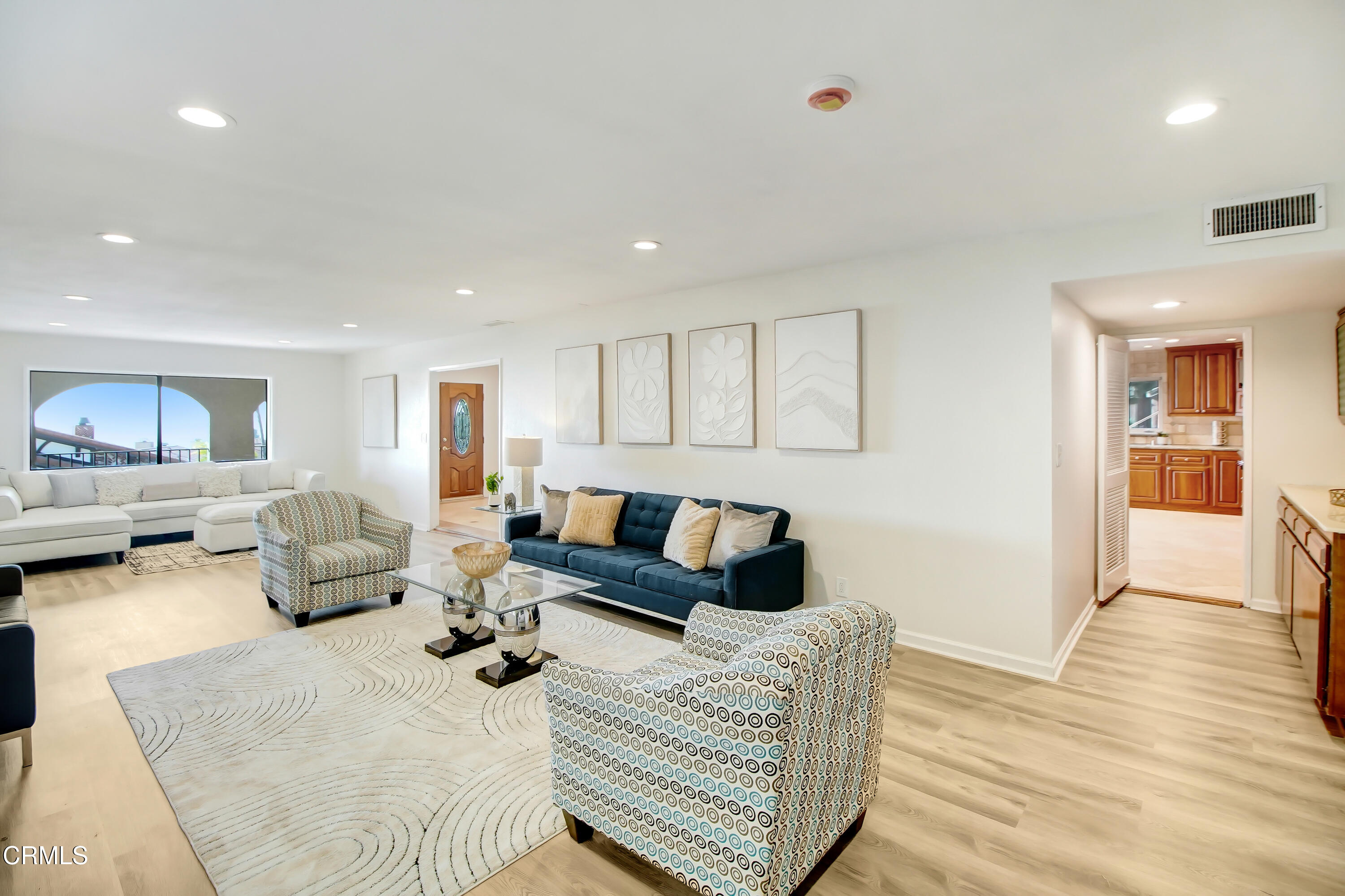 1750 Rudell Road Burbank, CA 91501 - Photo 11 of 35 IMG_2616