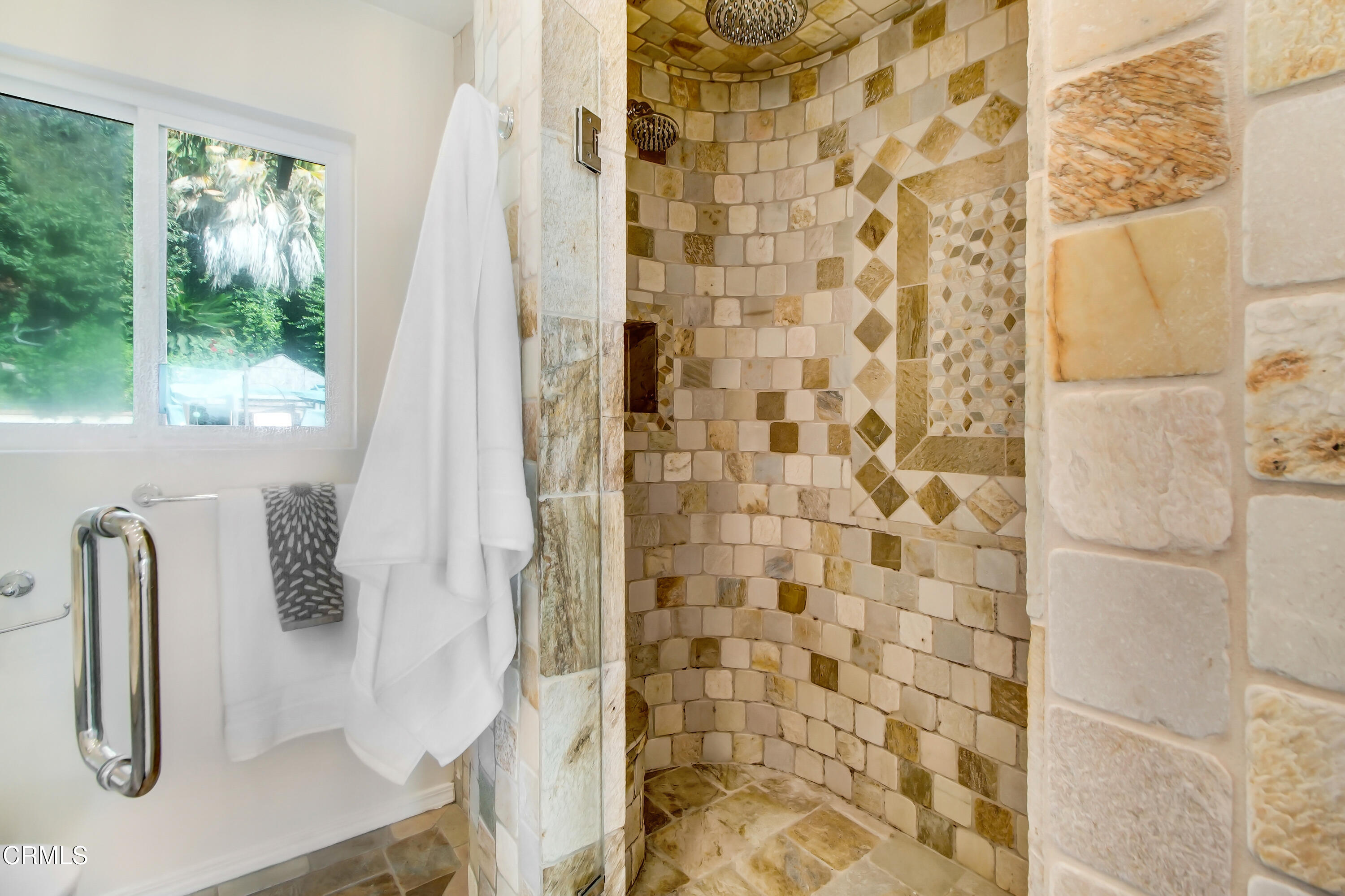 1750 Rudell Road Burbank, CA 91501 - Photo 24 of 35 IMG_2655