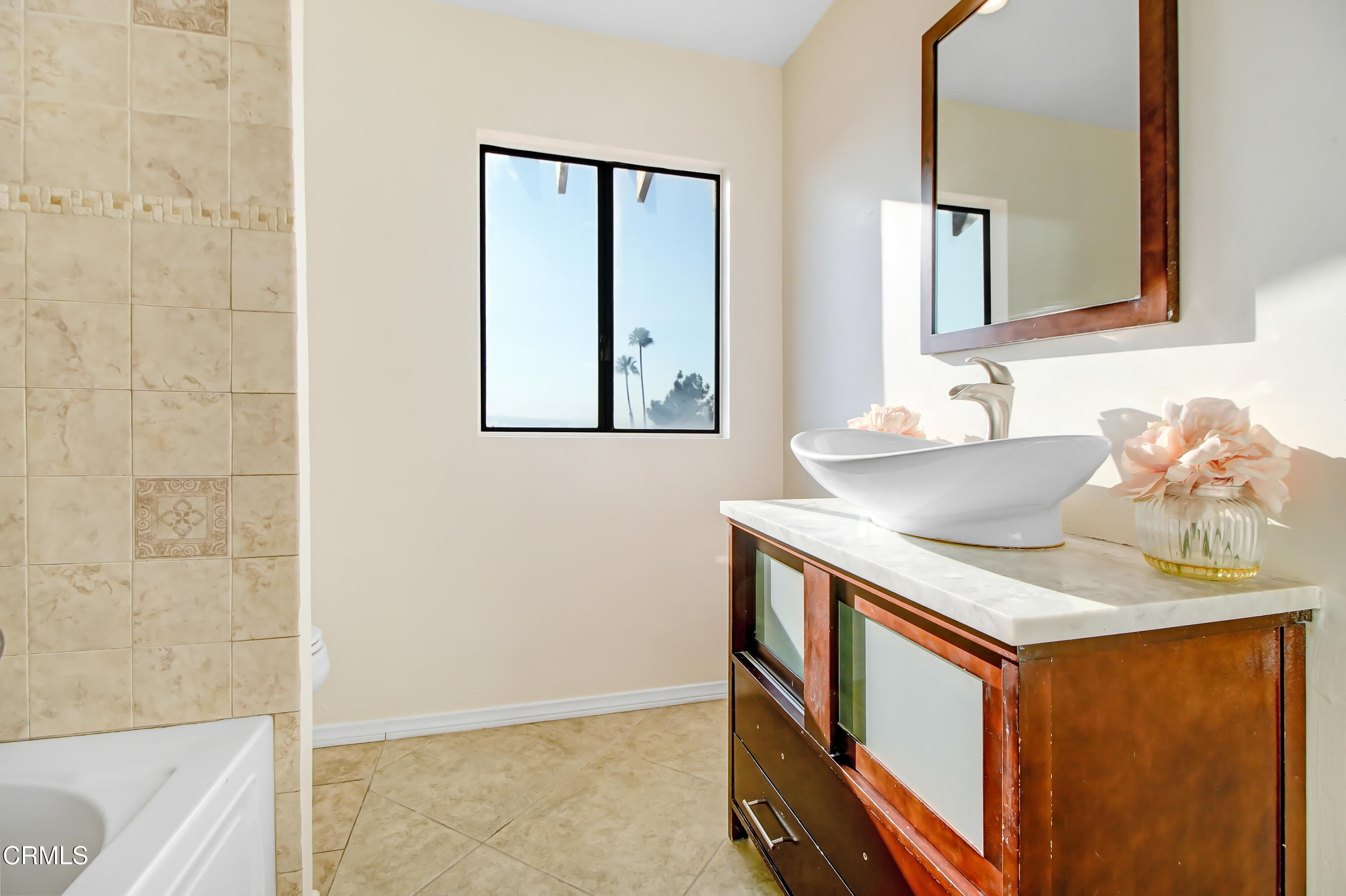 1750 Rudell Road Burbank, CA 91501 - Photo 26 of 35 IMG_2673