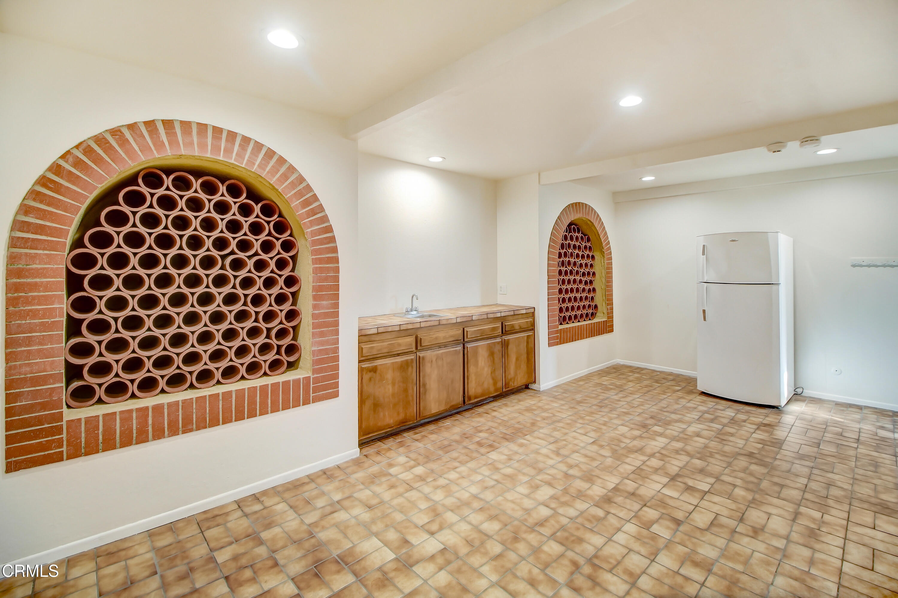 1750 Rudell Road Burbank, CA 91501 - Photo 29 of 35 IMG_2682