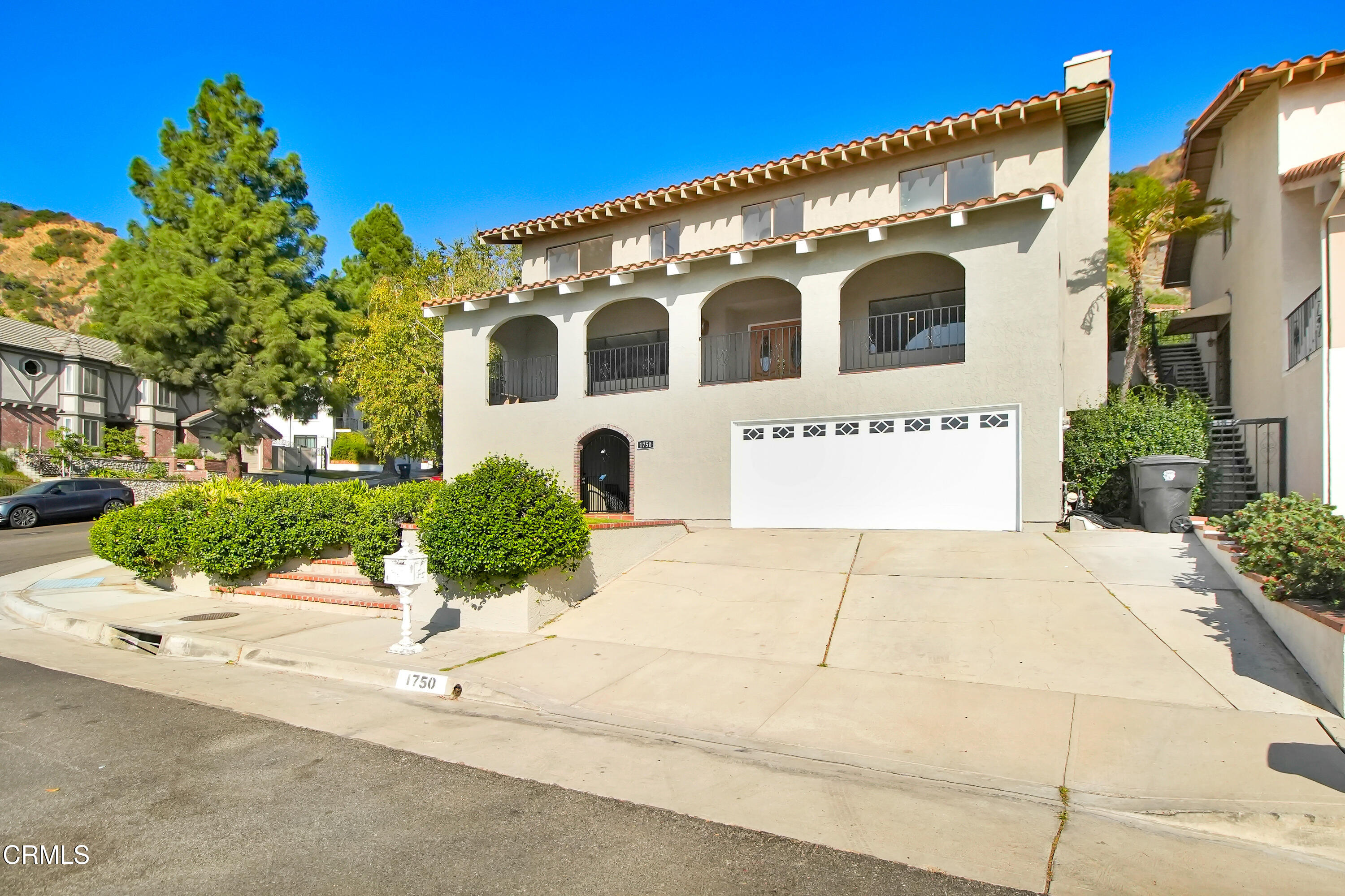 1750 Rudell Road Burbank, CA 91501 - Photo 33 of 35 IMG_2592