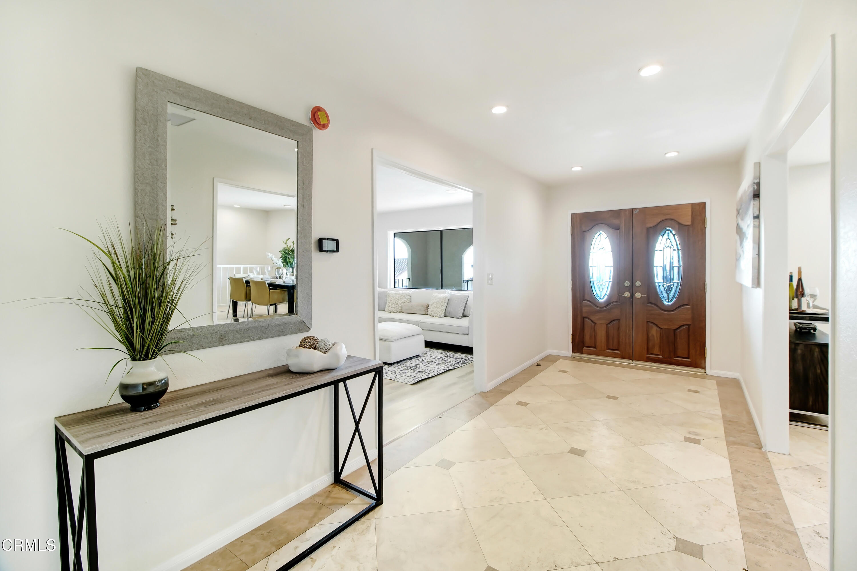 1750 Rudell Road Burbank, CA 91501 - Photo 8 of 35 IMG_2604