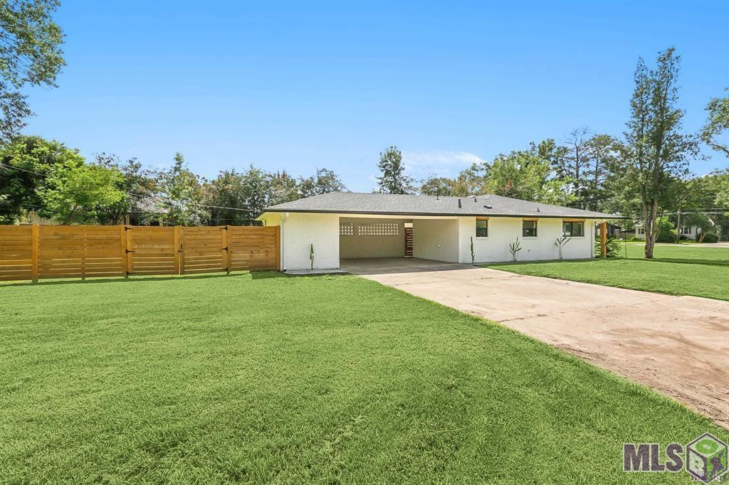 7035 Government Street Baton Rouge, LA 70806 - Photo 27 of 31 Large Driveway and carport