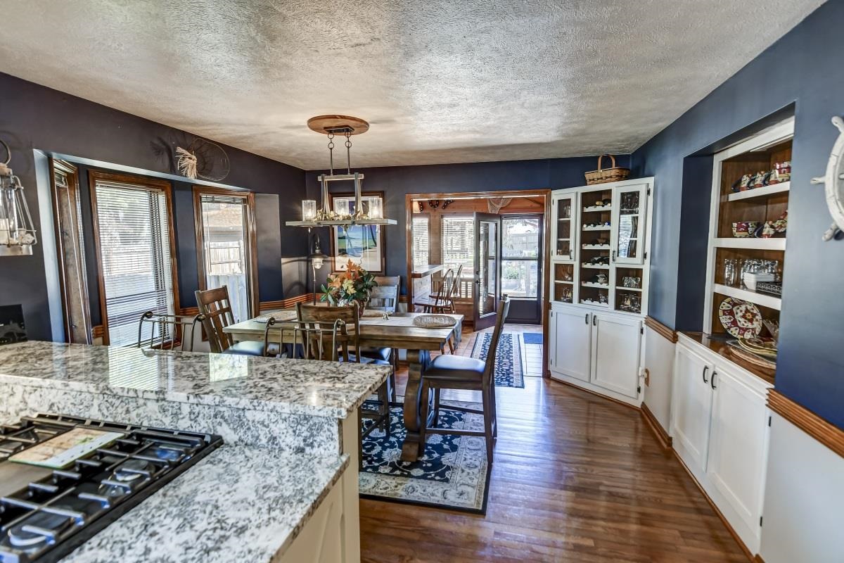 2736 Hilltop Road Springfield, IL 62712 - Photo 12 of 50