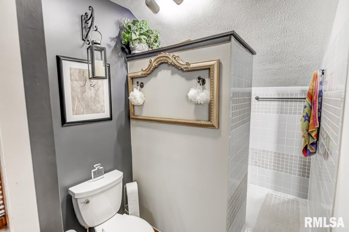 2736 Hilltop Road Springfield, IL 62712 - Photo 28 of 50