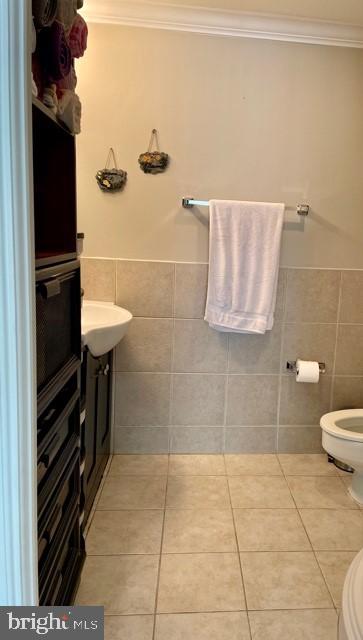 1103 South Buckingham Road Sterling, VA 20164 - Photo 3 of 17 Gallery Image 3
