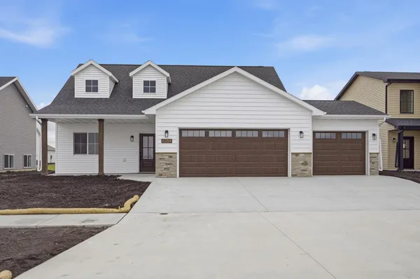 $413,900 | 6284 85th Avenue South, Horace, ND 58047