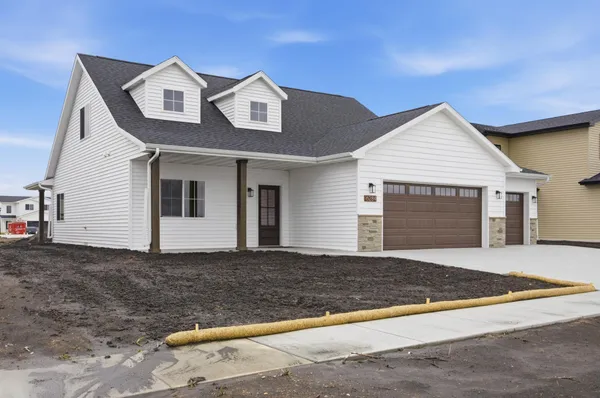 $413,900 | 6284 85th Avenue South, Horace, ND 58047