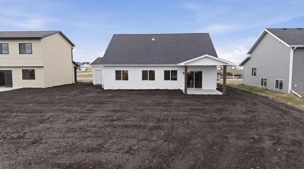 $413,900 | 6284 85th Avenue South, Horace, ND 58047