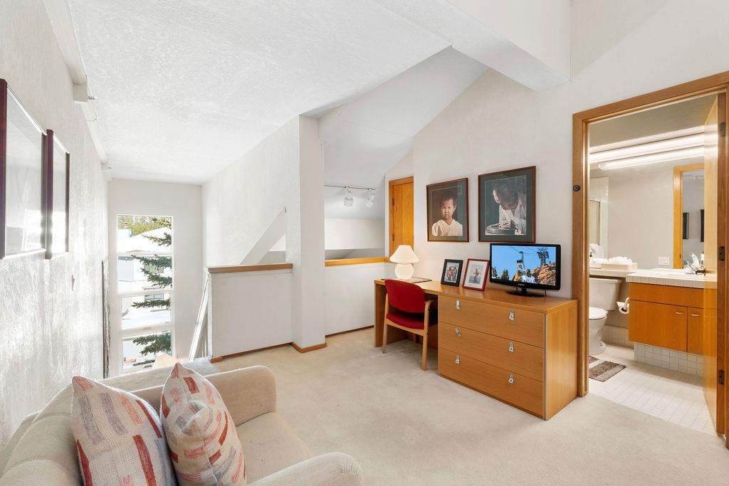 201 Shirley Cyn Road, Unit 309 Olympic Valley, CA 96146 - Photo 12 of 28