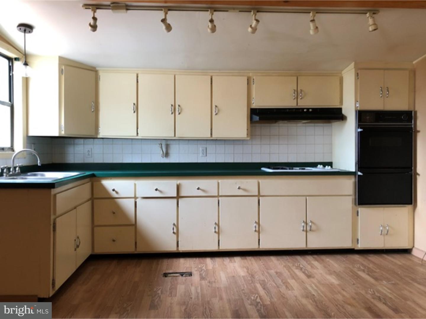 26 Reeger Avenue Trenton, NJ 08610 - Photo 2 of 16 Gallery Image 2
