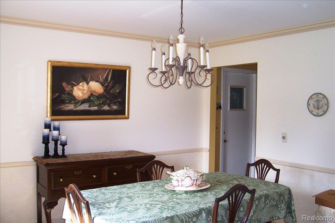 570 Lake Forest Road Rochester, MI 48309 - Photo 10 of 25 Dining Room