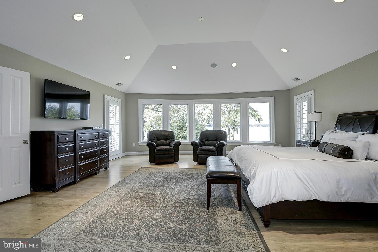 924 Old County Road Severna Park, MD 21146 - Photo 19 of 30 Bedroom (Master)