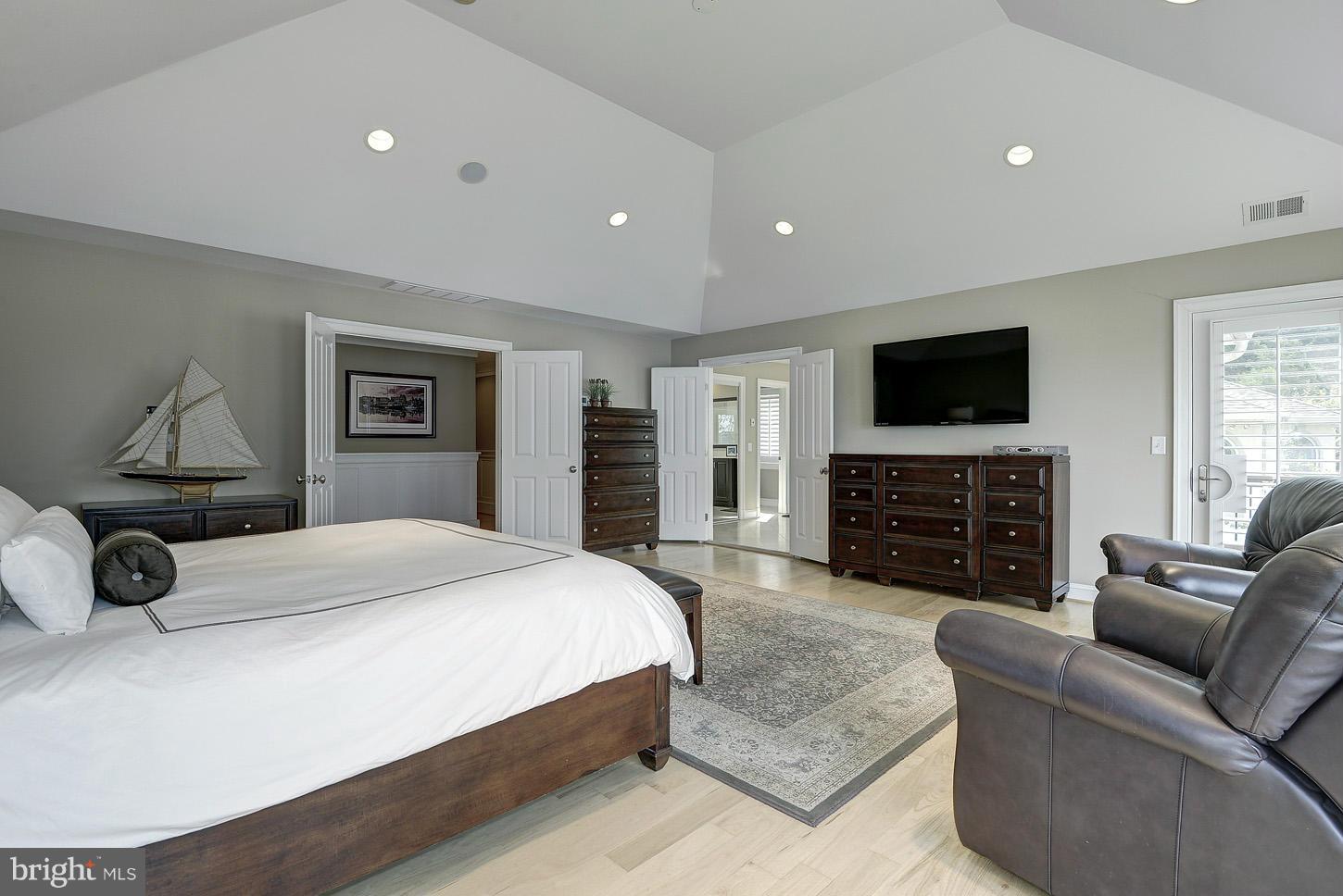 924 Old County Road Severna Park, MD 21146 - Photo 20 of 30 Bedroom (Master)