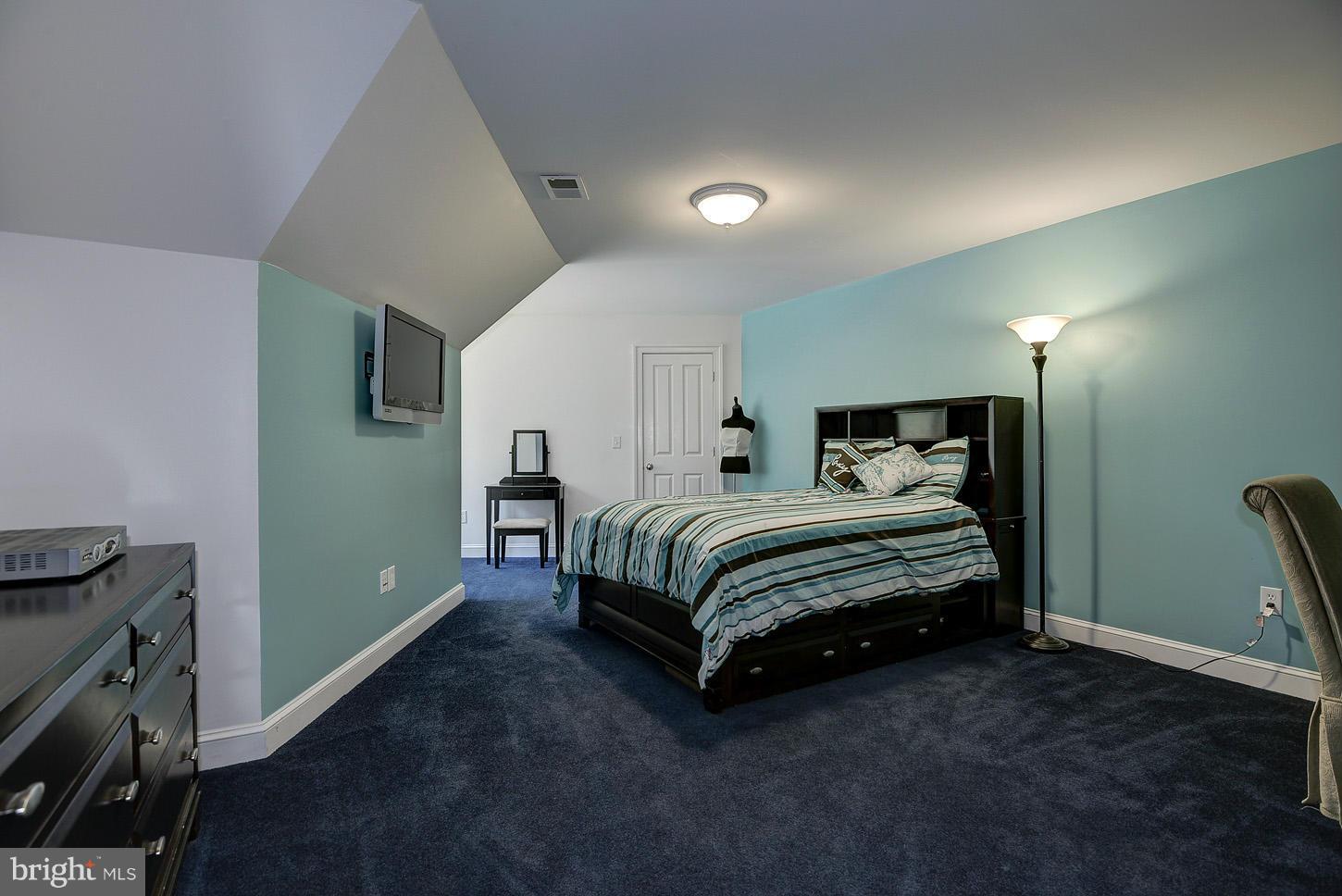 924 Old County Road Severna Park, MD 21146 - Photo 23 of 30 Bedroom