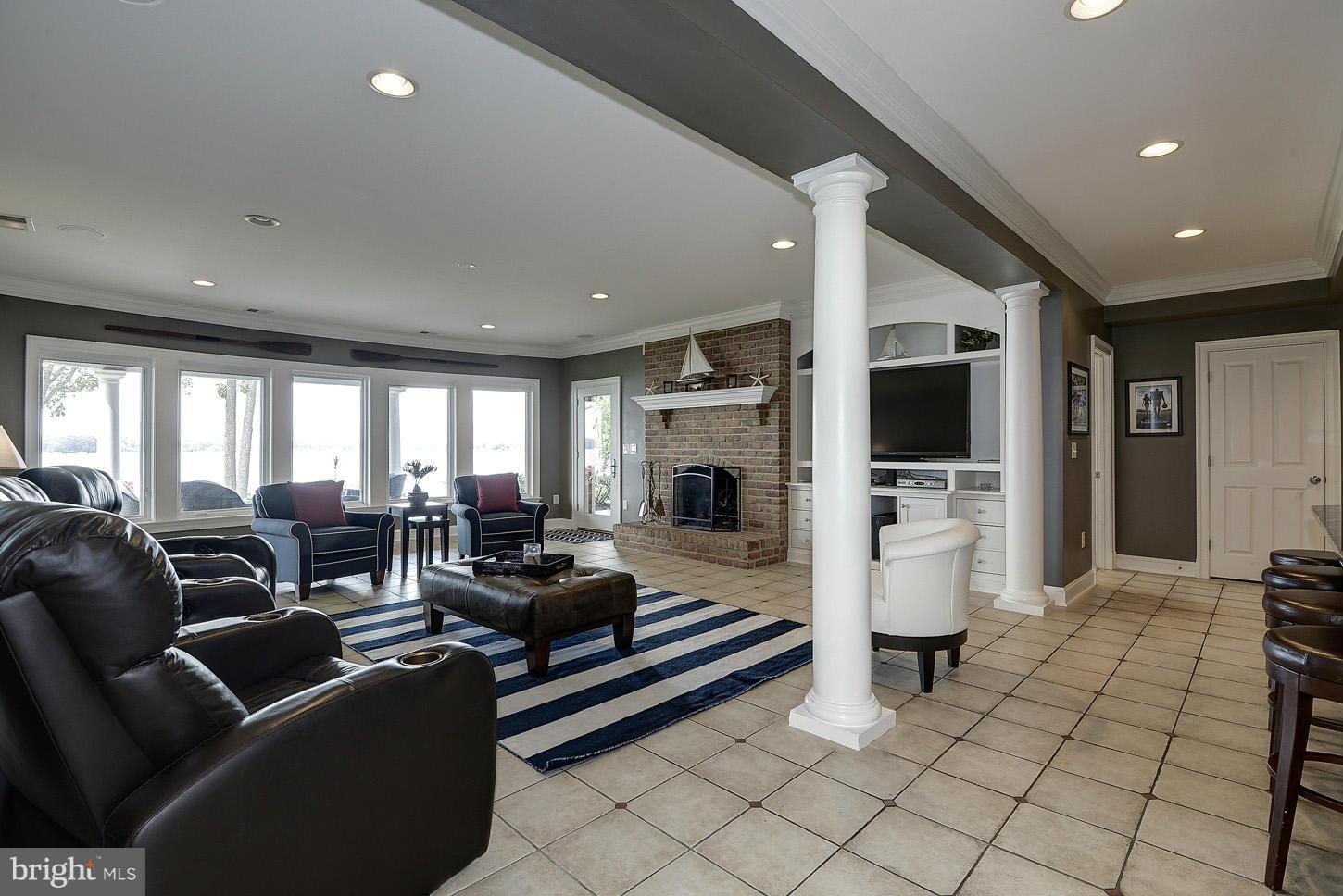 924 Old County Road Severna Park, MD 21146 - Photo 26 of 30 Family Room