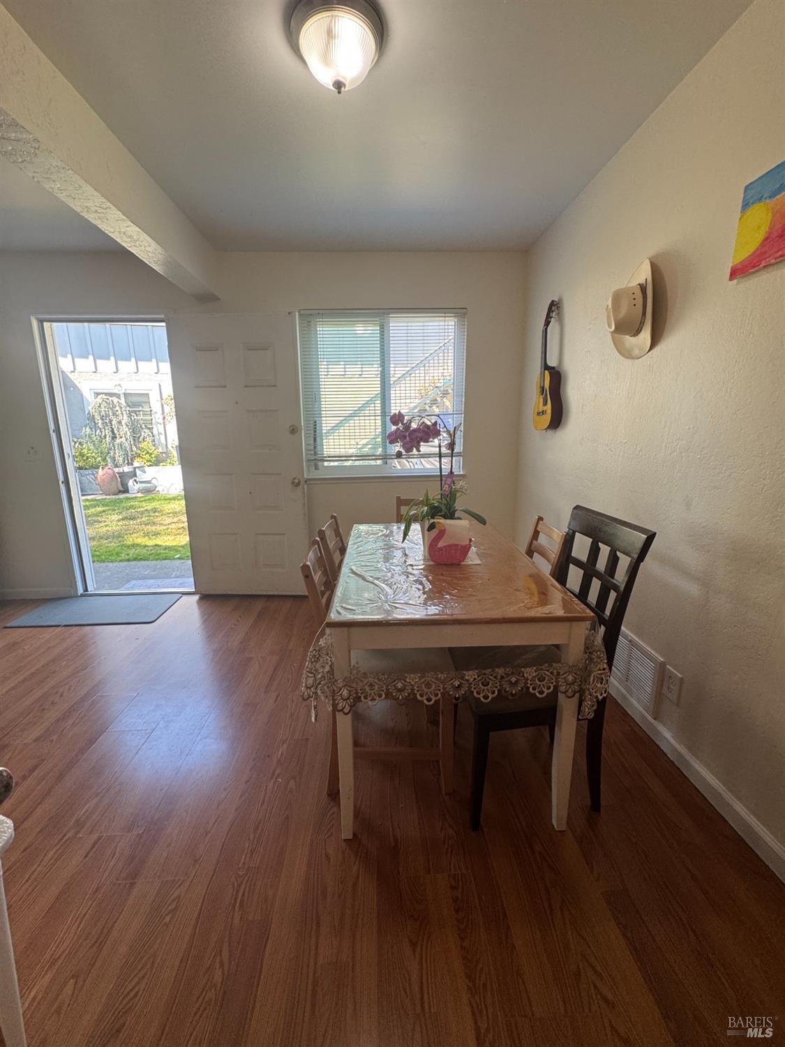 327 Bahia Lane San Rafael, CA 94901 - Photo 13 of 30