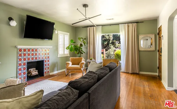 $1,155,000 | 3209 Bennett Drive, Los Angeles, CA 90068