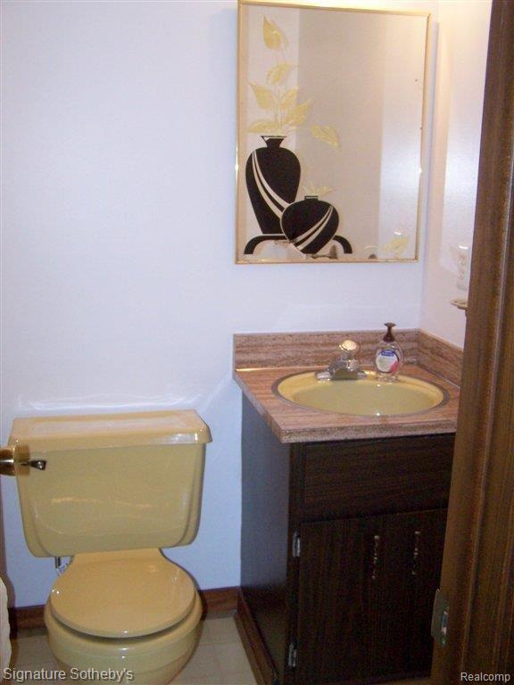 247 Old Perch Road Rochester, MI 48309 - Photo 17 of 22 HALF BATH