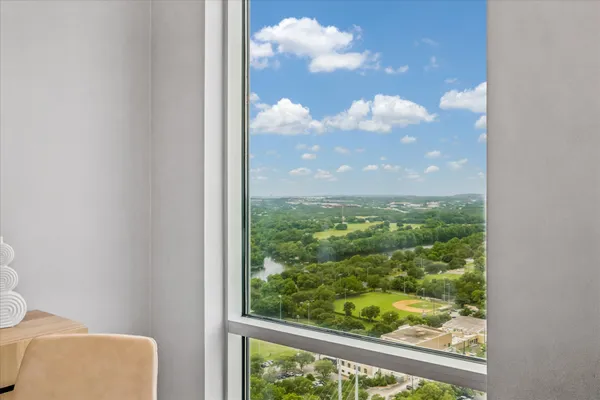 $4,000 | 300 Bowie Street, Unit 2805, Austin, TX 78703