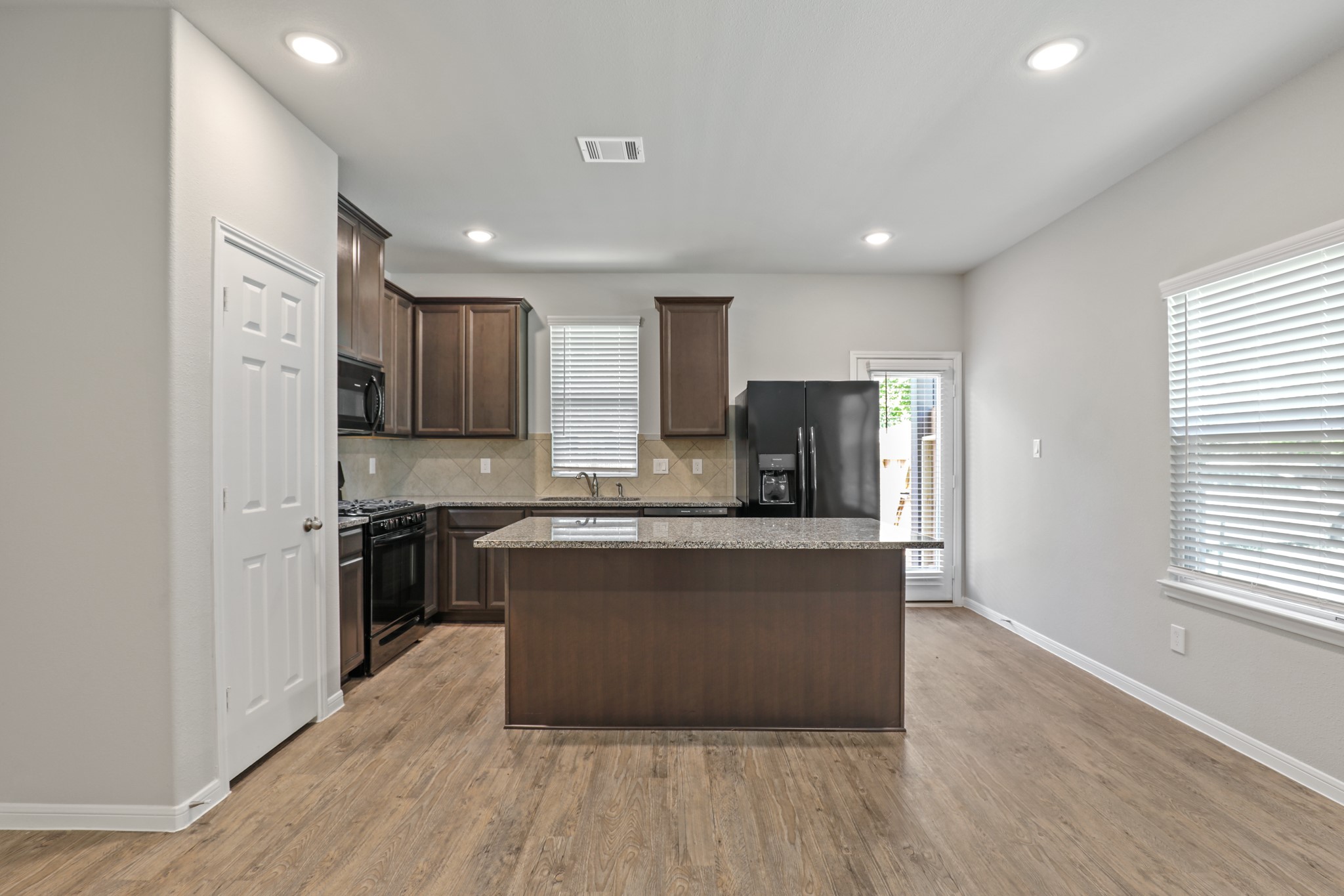 13505 Axel Lane Houston, TX 77047 - Photo 10 of 34