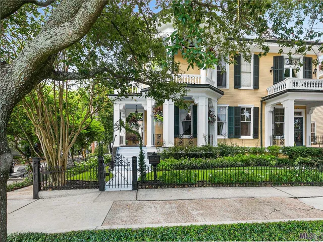$1,200,000 | 2323 St Charles Avenue, New Orleans, LA 70130