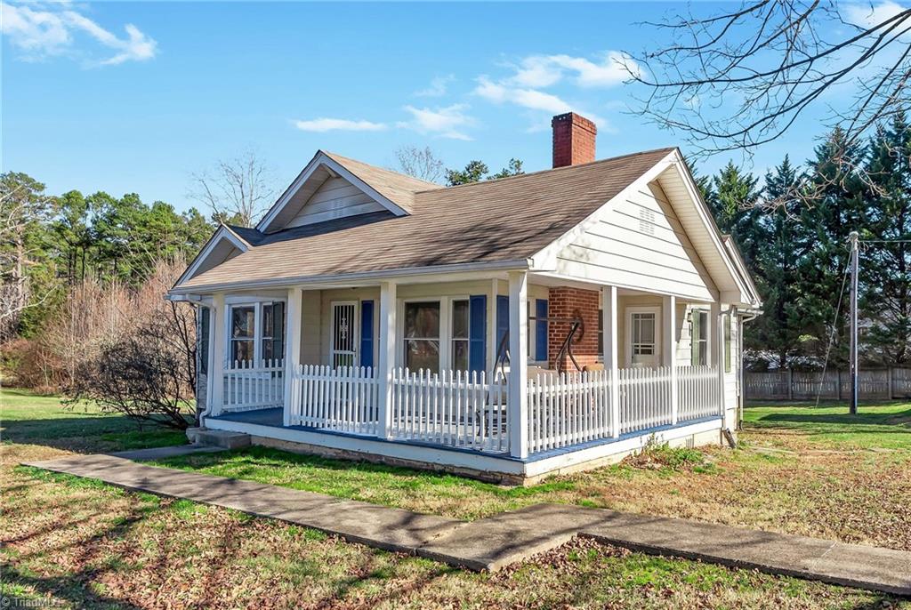 286 Cartpath Road North Wilkesboro, NC 28659 - Photo 2 of 34