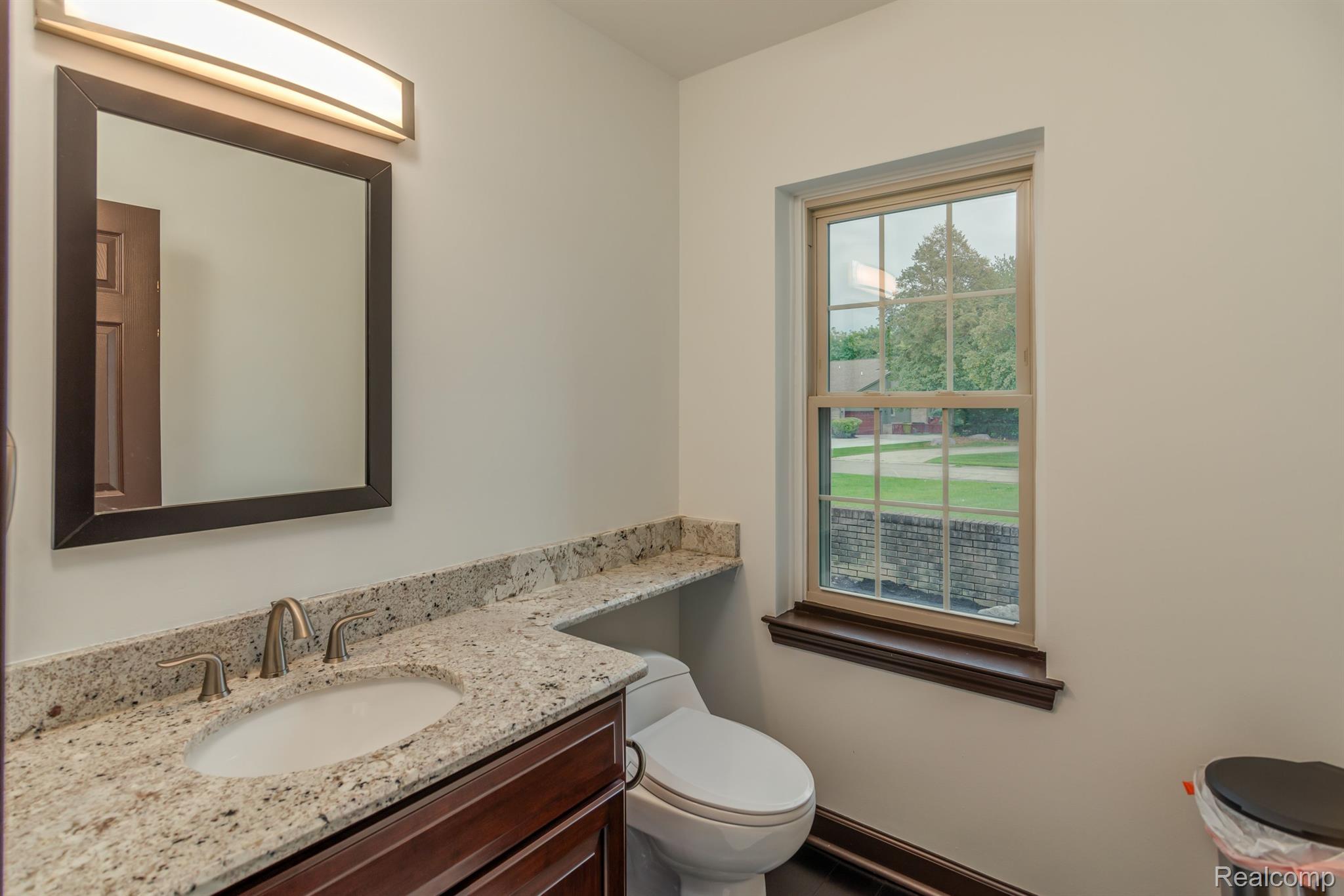 4550 Strandwyck Road West Bloomfield, MI 48322 - Photo 15 of 37