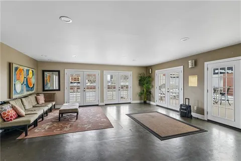 $249,000 | 700 Commerce Street, Unit 112, New Orleans, LA 70130