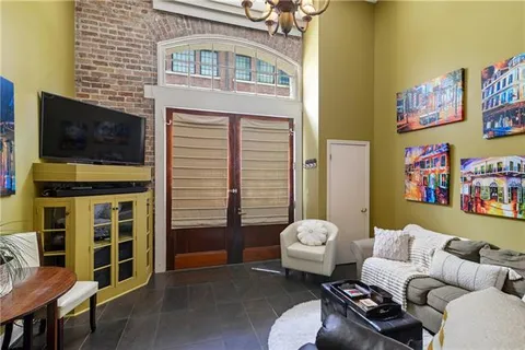 $249,000 | 700 Commerce Street, Unit 112, New Orleans, LA 70130