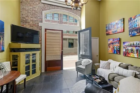$249,000 | 700 Commerce Street, Unit 112, New Orleans, LA 70130