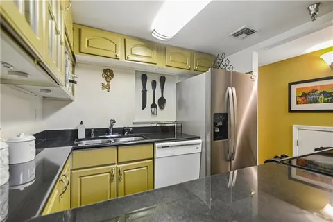$249,000 | 700 Commerce Street, Unit 112, New Orleans, LA 70130