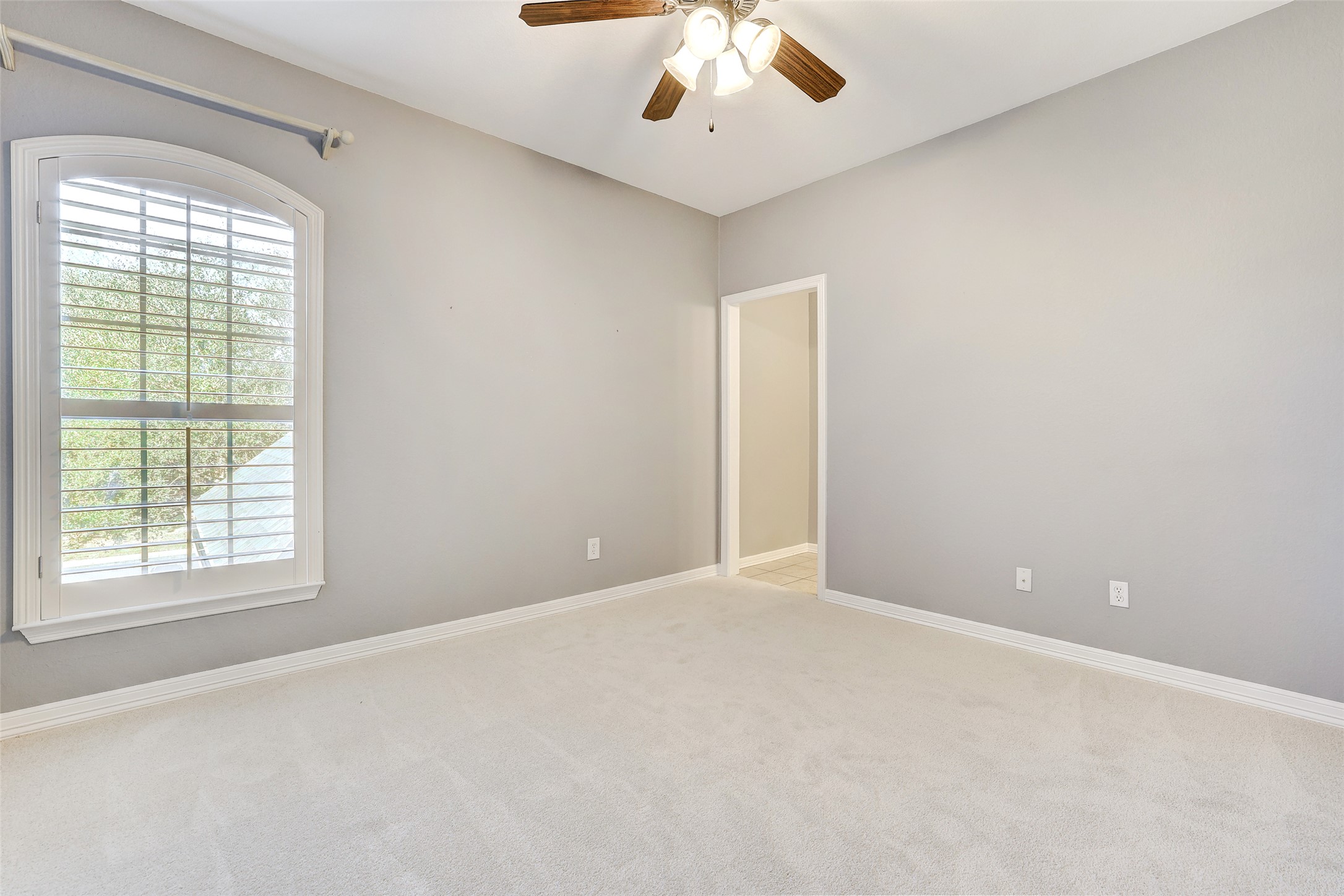 3600 Alexandrite Way Round Rock, TX 78681 - Photo 32 of 40 an empty room with a window