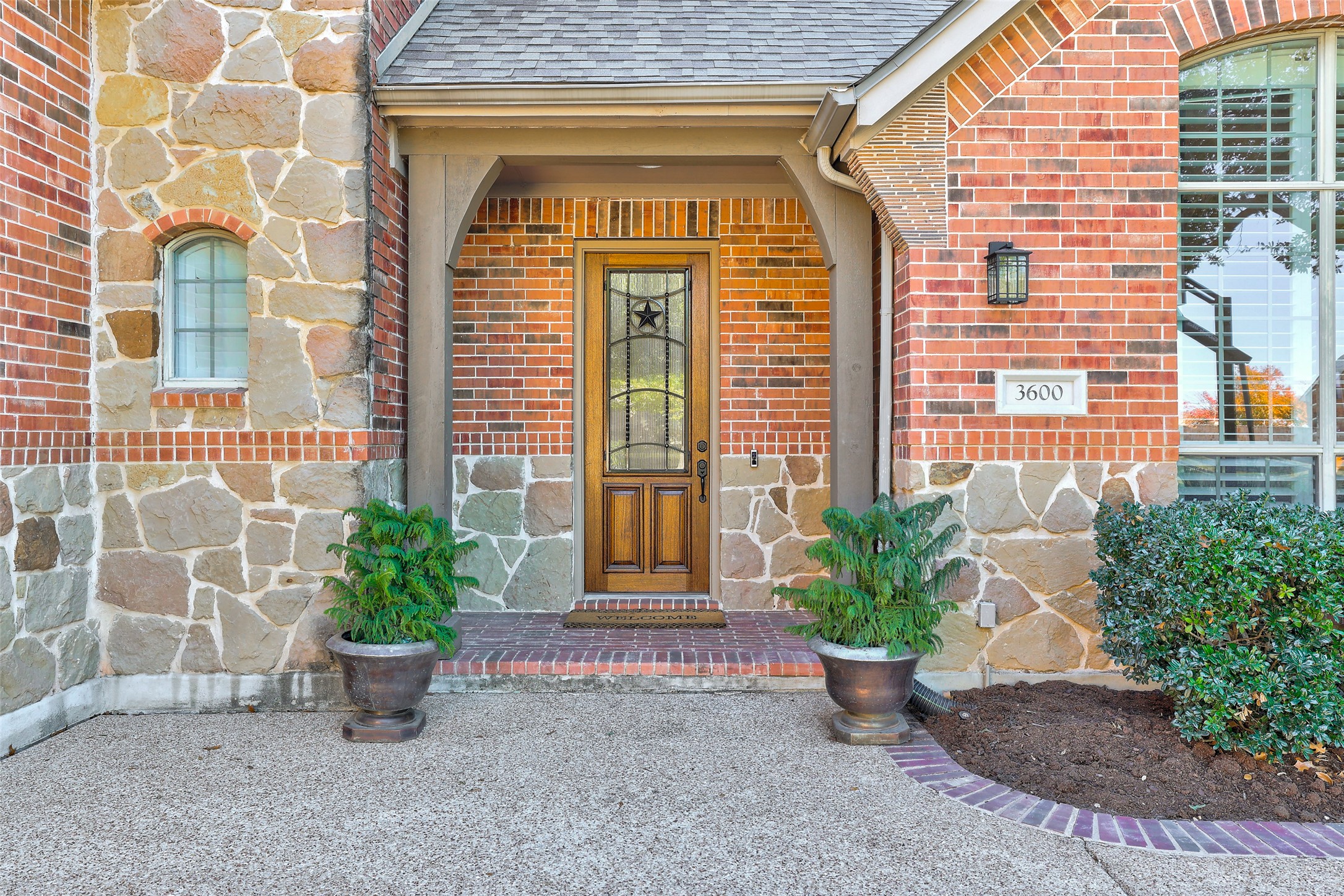 3600 Alexandrite Way Round Rock, TX 78681 - Photo 4 of 40 a front view of a house