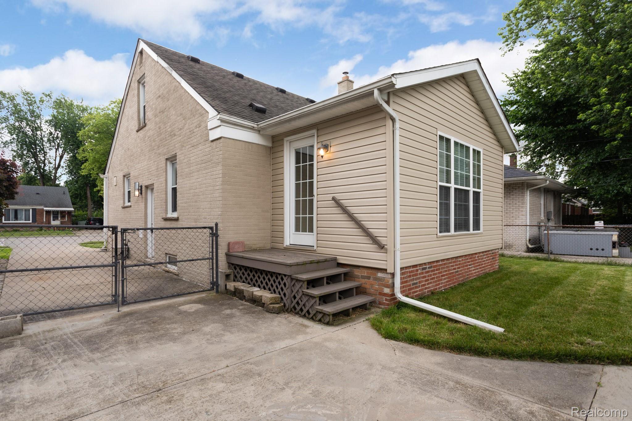 838 West Eleven Mile Road Berkley, MI 48072 - Photo 19 of 20 5-3.jpg