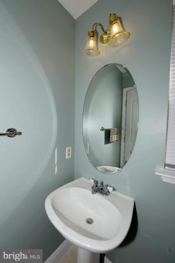 6473 Empty Song Road Columbia, MD 21044 - Photo 10 of 22 Powder Room