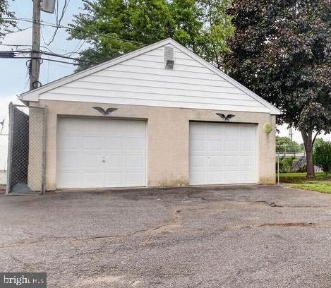 950 Thornton Road Upper Chichester, PA 19061 - Photo 2 of 26 Gallery Image 2