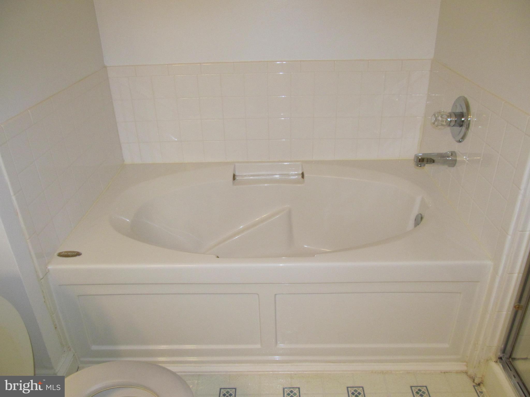 2700 Middle Neck Road Odenton, MD 21113 - Photo 12 of 30 Private soaking tub